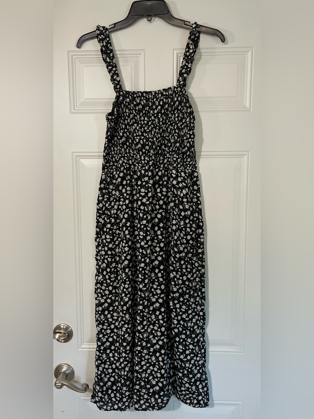 Abercrombie & Fitch Smocked Daisy Print Dress with Side Slit & Pockets Medium
